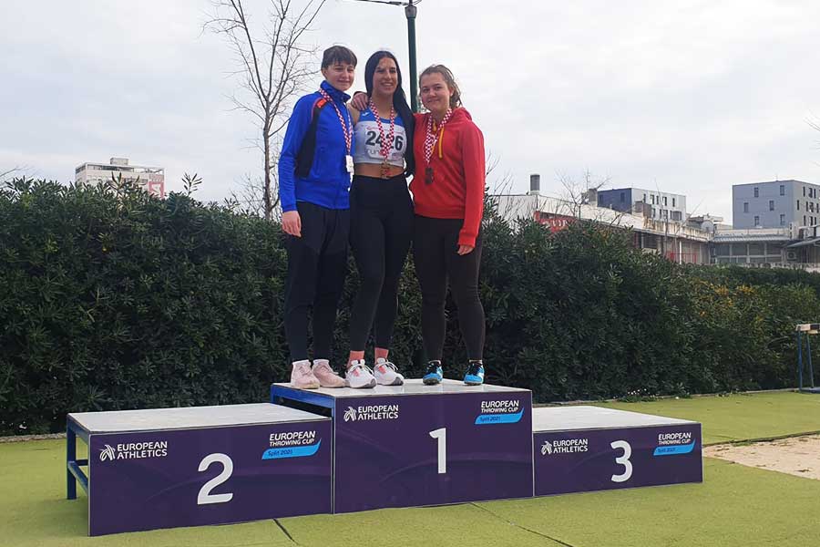 Split bacacko 03 2022